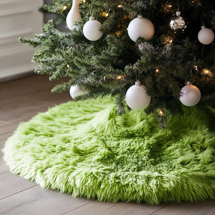 AOGU 48 Inch Faux Fur Christmas Tree Skirt White Plush Skirt for Merry Christmas Party Christmas Tree Decoration
