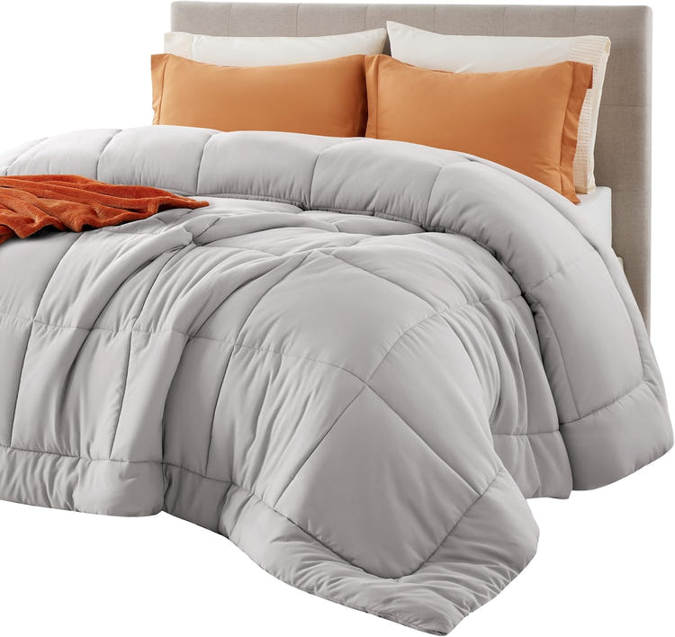 Bedsure Queen Comforter Duvet Insert White